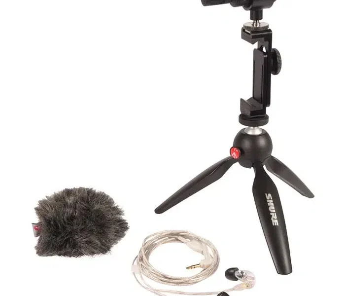 Kit Shure MV88+SE215-CL con micrófono digital, audífonos in-ear, trípode Manfrotto y accesorios.