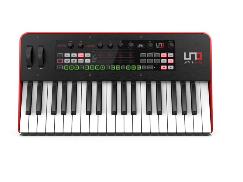 SINTETIZADOR ANALÓGICO IK MULTIMEDIA UNO SYNTH PRO