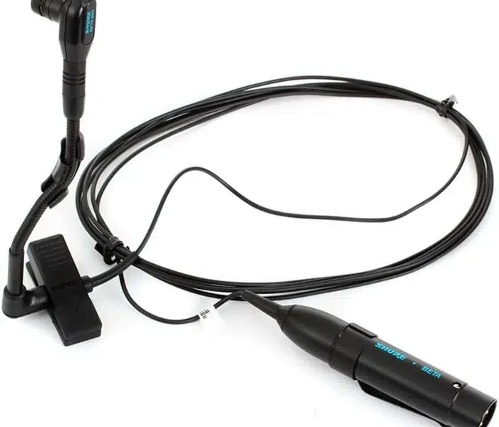 Micrófono Shure Beta 98H/C de clip para instrumentos, con cuello de ganso y cápsula condensador.