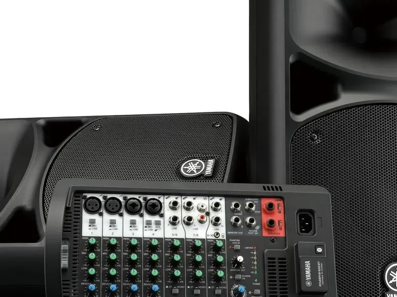 Sistema de sonido portátil Yamaha STAGEPAS600B con mezcladora y altavoces