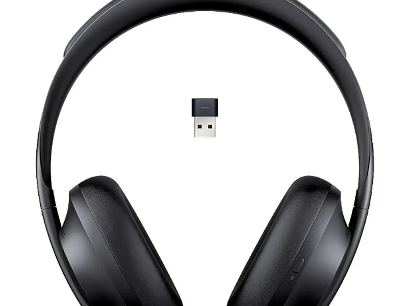 Audífonos Bose 700 UC con cancelación de ruido activa y adaptador USB inalámbrico.