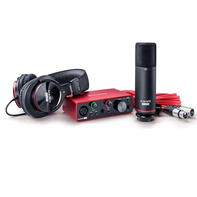 Focusrite Scarlett Solo Studio (4th Gen) Kit de grabación Focusrite Scarlett Solo Studio 4ta generación con interfaz, micrófono, audífonos y cable.