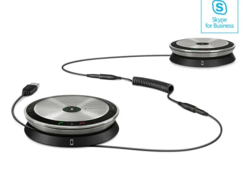 Micrófono de conferencia Sennheiser SP220 conectado vía USB y con extensión secundaria